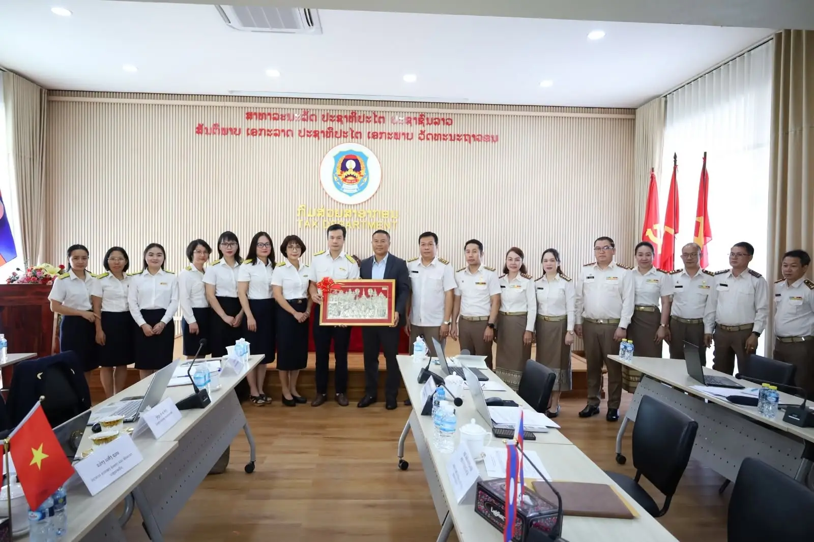 Lào – Việt Nam hợp tác hiện đại hóa quản lý thuế