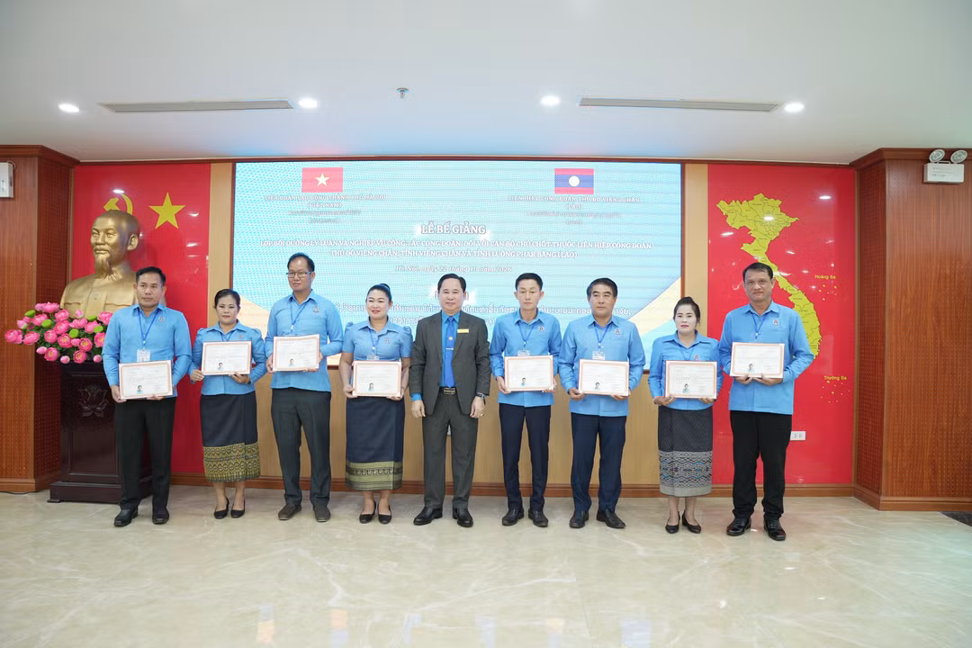 Chia sẻ kinh nghiệm hoạt động công đoàn với các địa phương Lào