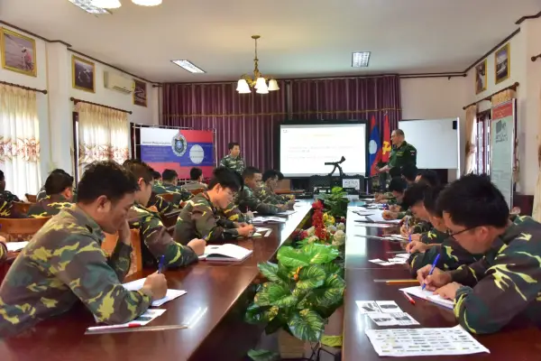 Nga giúp Lào tiêu hủy hơn 4.300 vật nổ sau chiến tranh