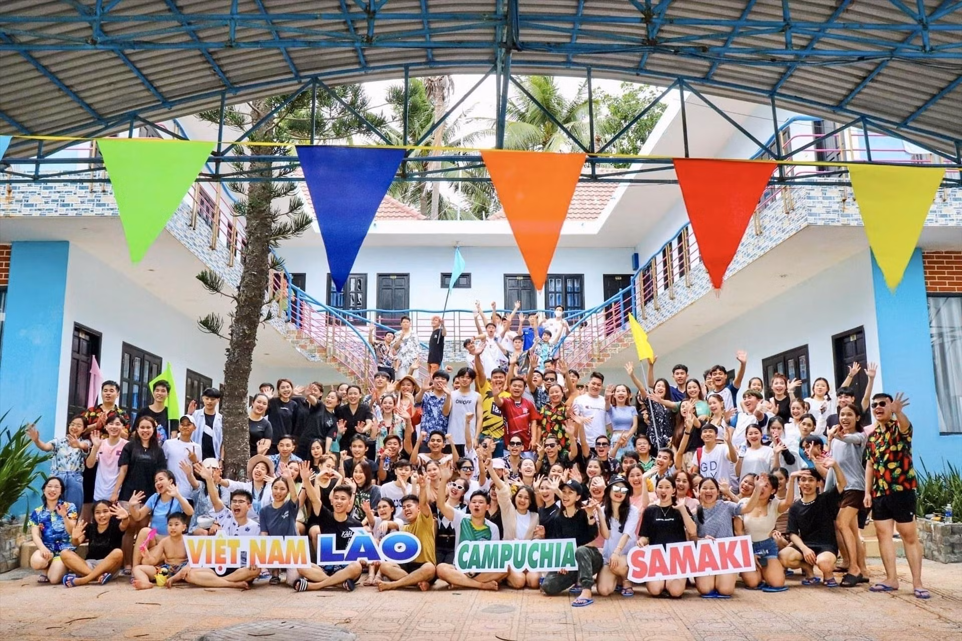 Gia Lai cấp 700 suất học bổng cho sinh viên Lào, Campuchia